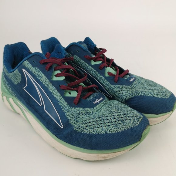 plush cushioned running shoes